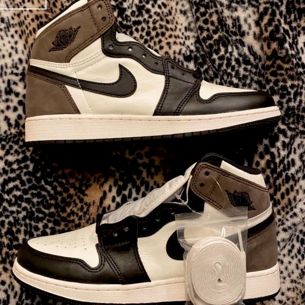 Air Jordan 1 Retro High OG GS Dark Mocha